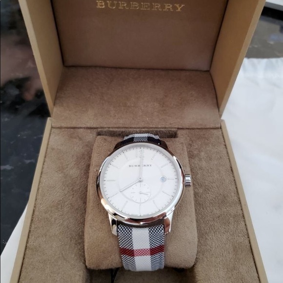 Burberry watch - Picture 2 of 8